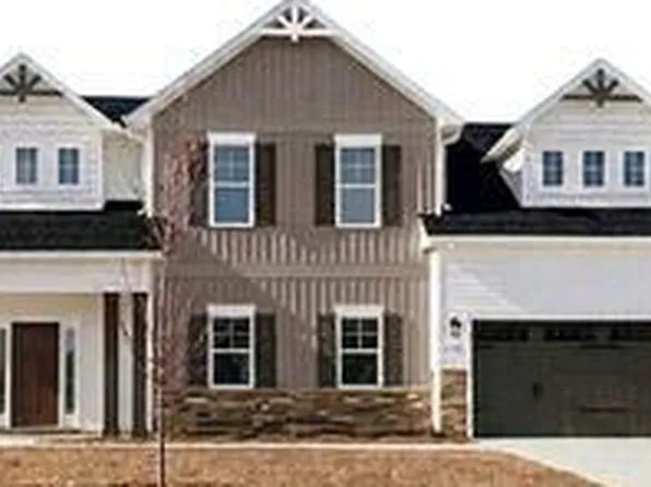1585 Eastbay Dr, Fayetteville, NC 28312