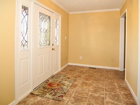 3rd image of 81 Chesterfield Dr