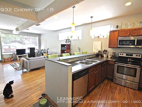 4th image of 2932 Cherry St #1B