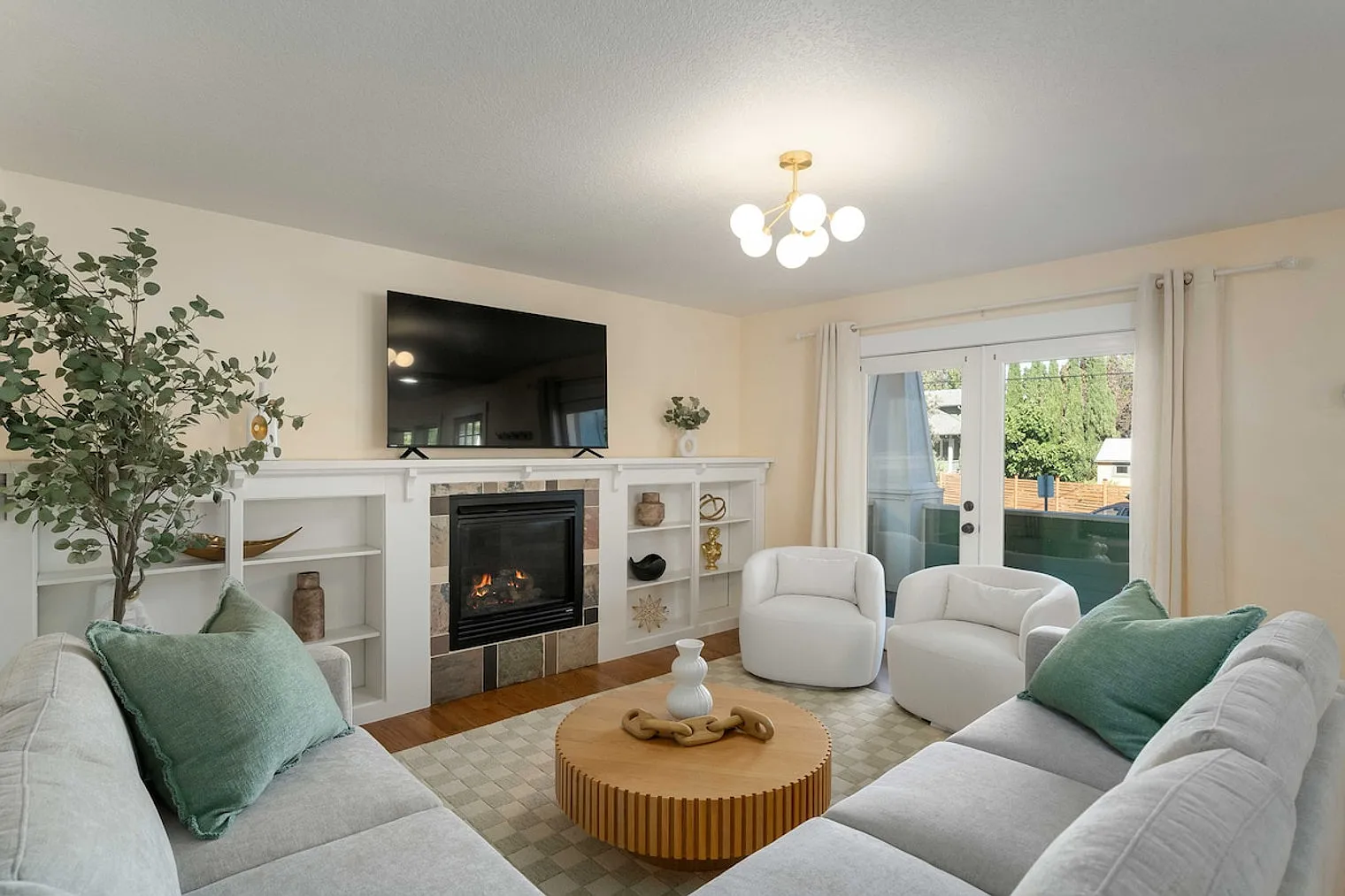 5 bed, 3.0 bath, 3293 sqft, $15,366 — Photo 1