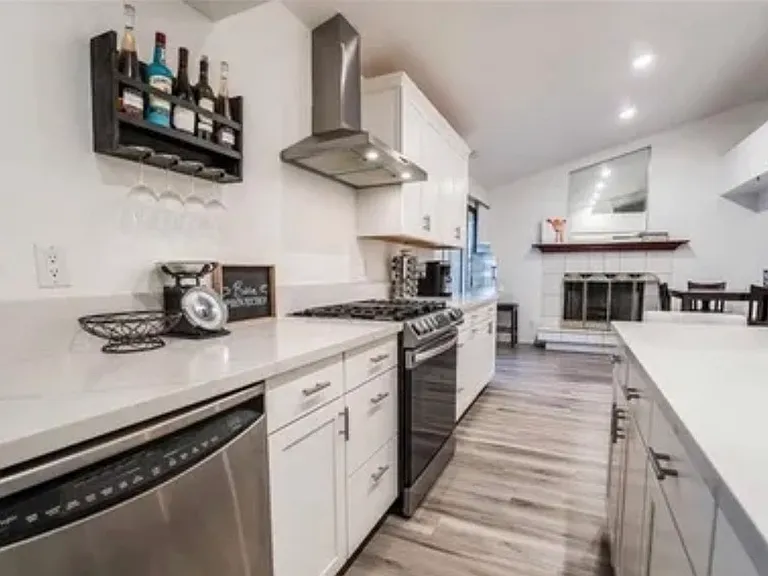 4824 Norway Ln — Photo 3