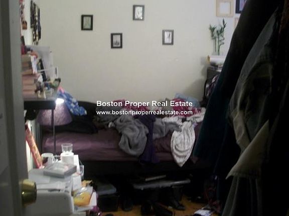 3rd image of 463 Park Dr APT 15