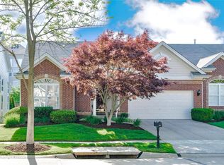 391 Shetland Valley Ct, Chesterfield, MO 63005