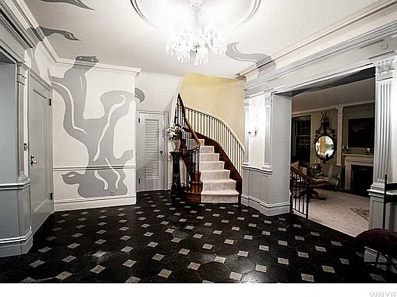 2nd image of 925 Delaware Ave #8D