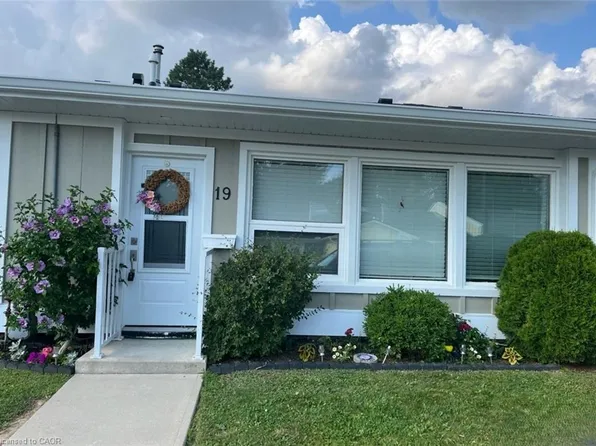 19 McKenna Ct, Hamilton, ON L9B 1T8