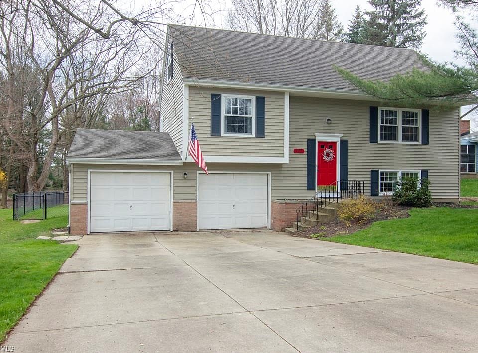 1st image of 422 Green Meadow Dr