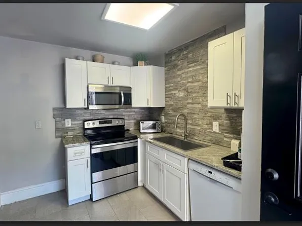 8110 Skillman St, Dallas, TX