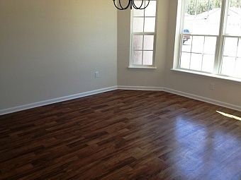 5th image of 148 E New England Dr
