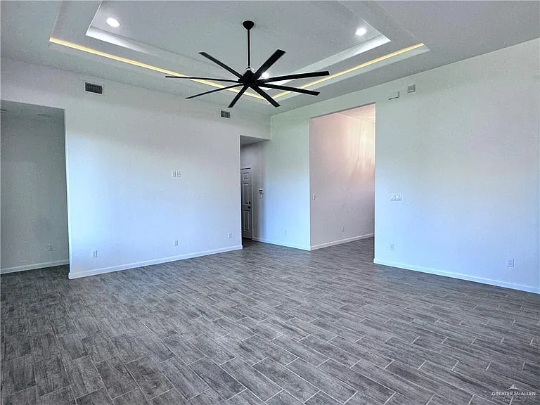 1100 Azalea St — Photo 9