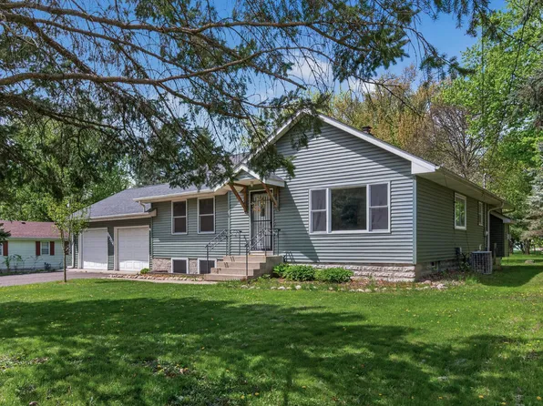 1612 Goodview Ave N, Oakdale, MN 55128
