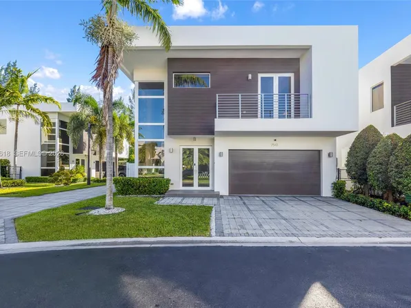 7541 NW 97th Ct, Doral, FL 33178