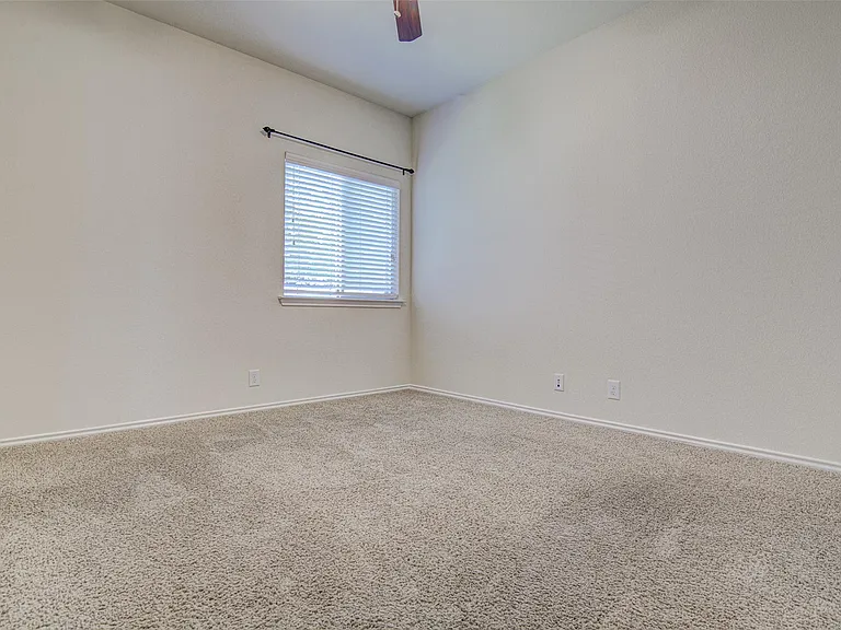 1610 Greenside Dr — Photo 18