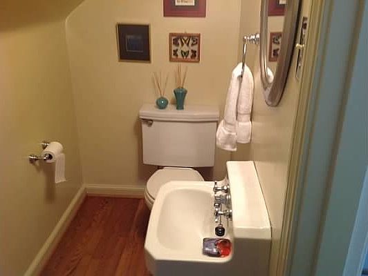 bath half upstairs
