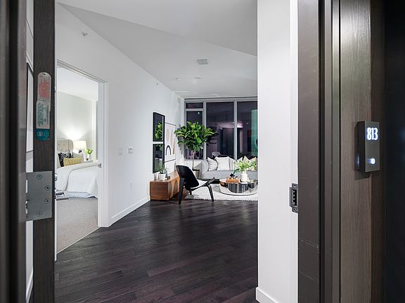 4th image of 1000 3rd St Unit 813