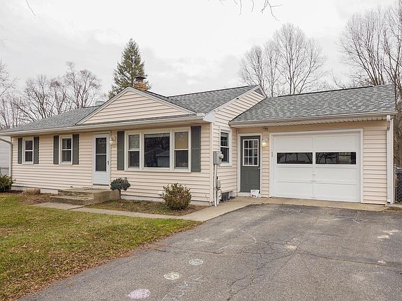 2nd image of 7827 Oakland Dr