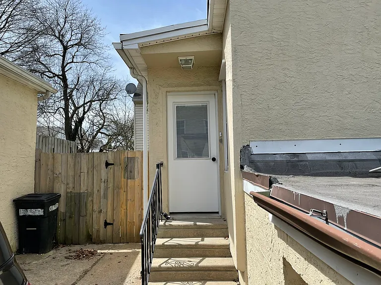 201 Simpson Rd — Photo 34