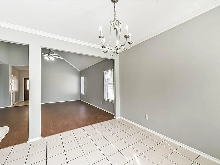 8726 Old Maple Ln — Photo 16