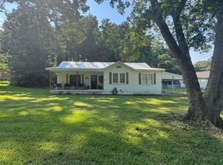 902 Riverview Dr, East Gadsden, AL 35903