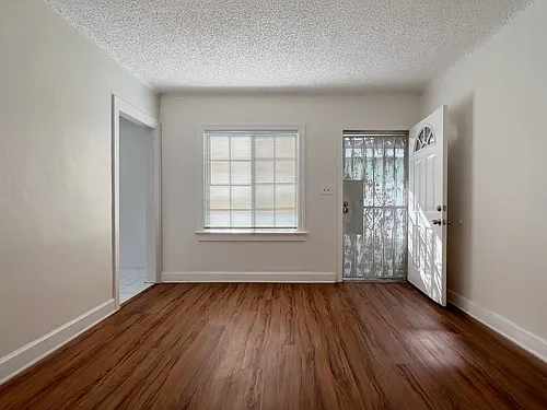 1162 N Loma Vista Dr Photo 1