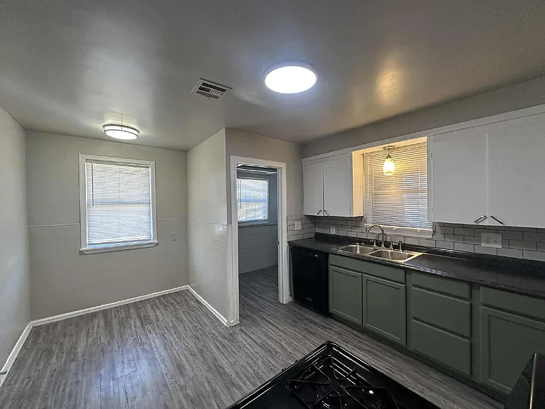 501 S Wheeling Ave — Photo 11