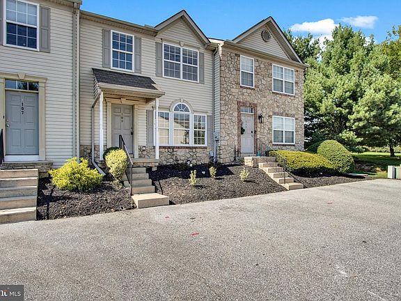 2nd image of 109 Royal Dr