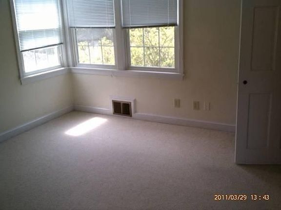 4th image of 4101 Pineridge Dr