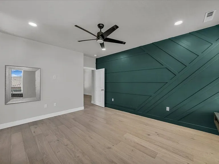 2792 S 3250 W — Photo 18