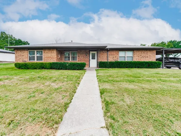 251 Alicia St, Bowie, TX 76230