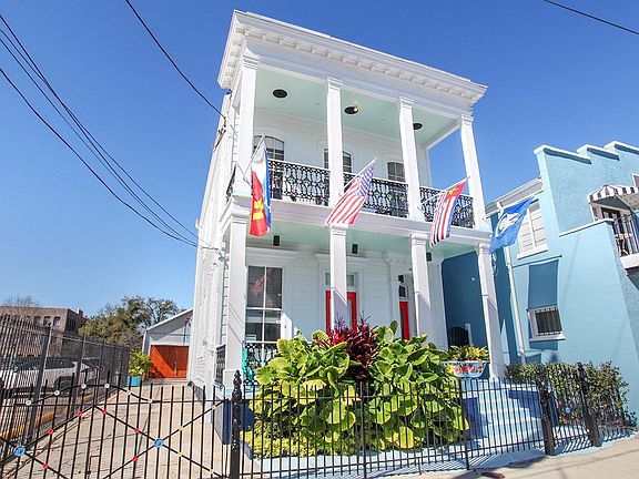 2nd image of 1313 Prytania St