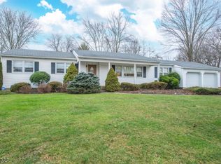 32 Bordeaux Dr, Parsippany, NJ 07054