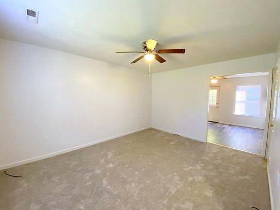 4th image of 2827 Clarendon Ave NW