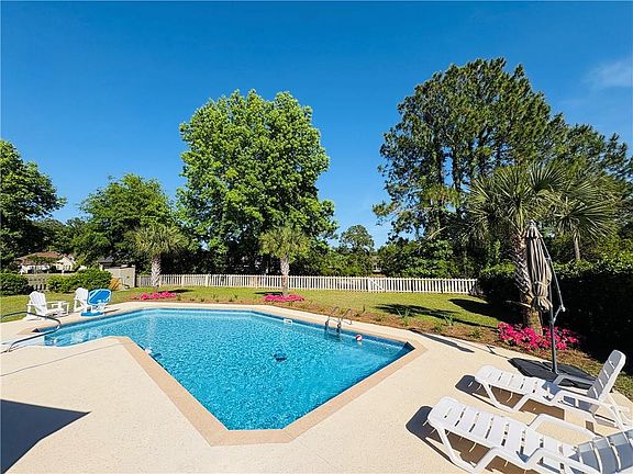 4th image of 332 Edge Water Dr