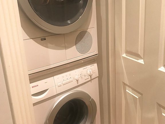 3rd image of 448 W 50th St