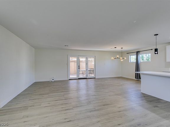 3rd image of 2211 Frontier Ave