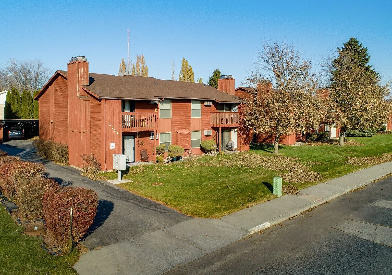 Sprucewood — Photo 1