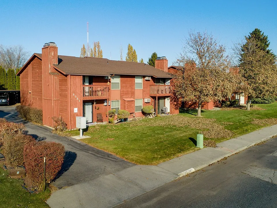 2721-2747 E 46th Ave