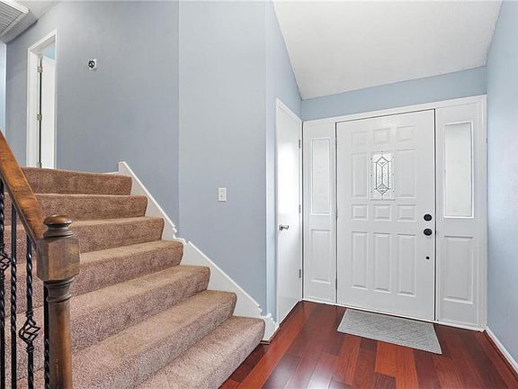 4th image of 7914 N Oregon Ave
