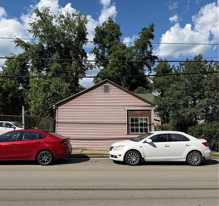1st image of 449 Main St