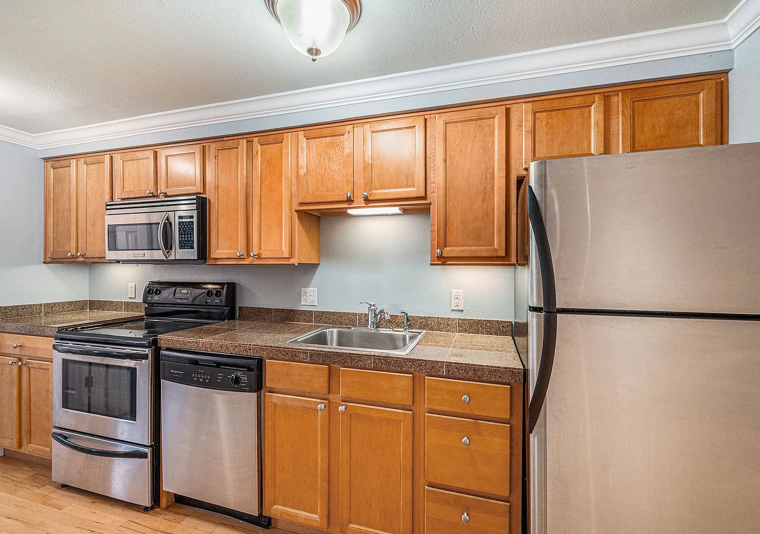 Charming 1-Bedroom Apartment in the Heart of Denver — Photo 1