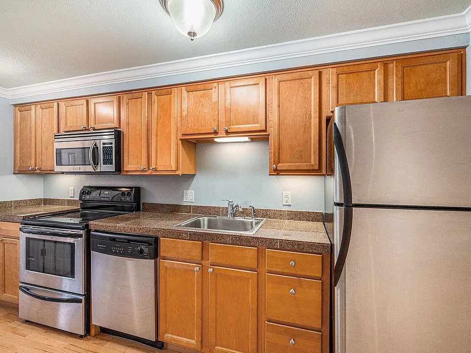 36 N Emerson St #205
