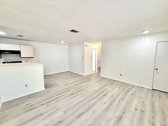 2nd image of 403 Country Aire Dr