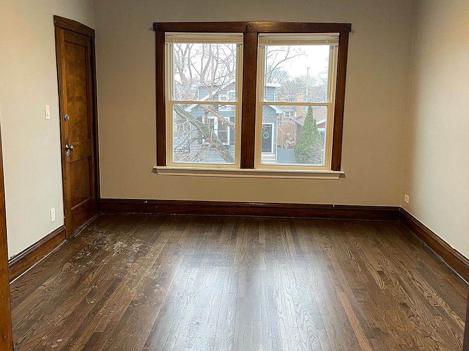 1st image of 4854 W Winnemac Ave #2