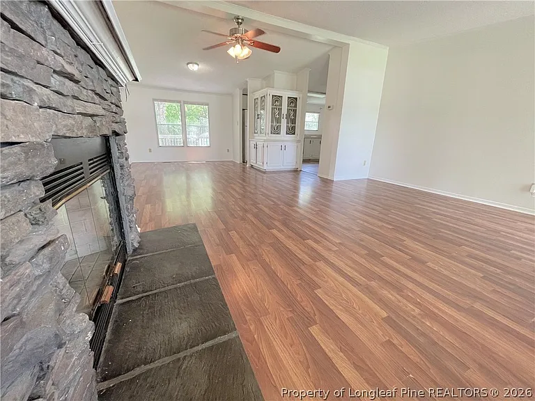 424 Washington Ln — Photo 9