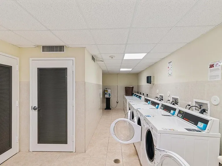 1515 E Broward Blvd #403 — Photo 15