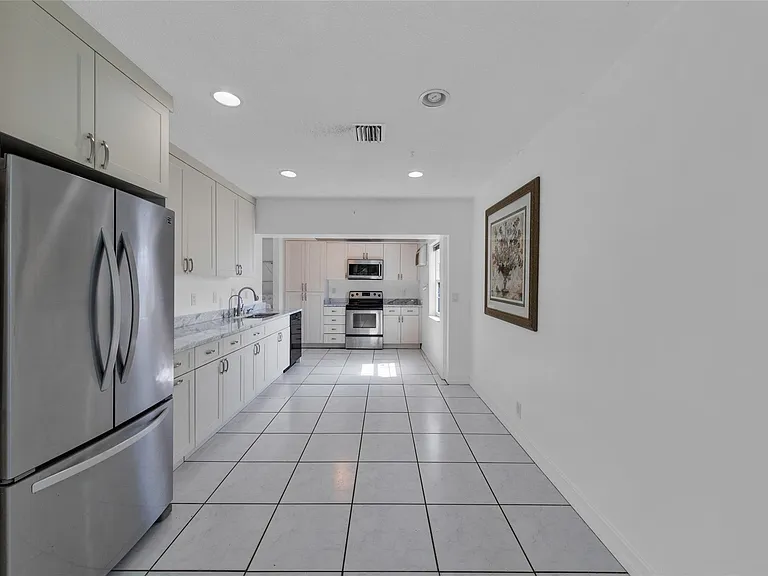 1906 NW 45th Ct — Photo 8