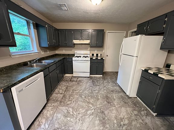 3rd image of 4222 Windward Ln