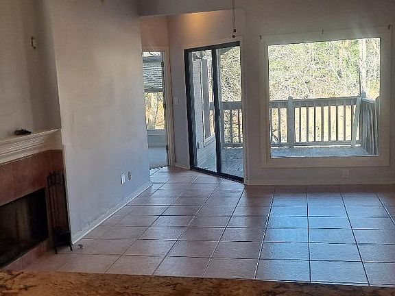 3rd image of 8103 Fairview Blf