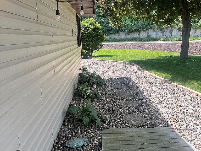 1235 Cherry St — Photo 3