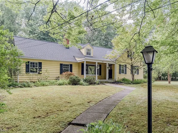 175 Meadowhill Ln, Moreland Hills, OH 44022