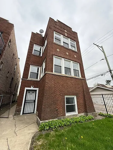 3247 W Thomas St #GF Photo 1